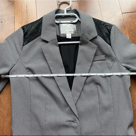 Dynamite blazer with shoulders leather detailing - Picture 10 of 14